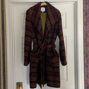Impossibly chic coat!
